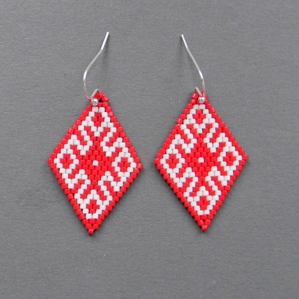 Red and  White seed bead earrings - Peyote Earrings, ethnic jewelry