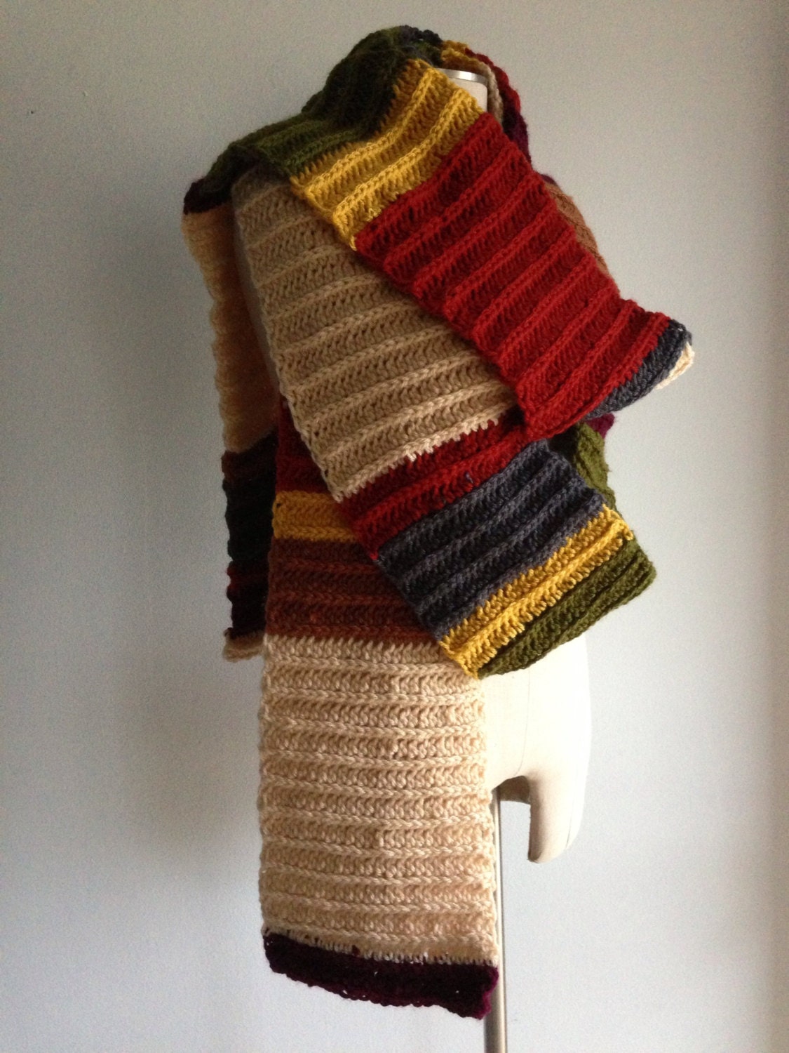 Doctor Who Scarf - Fourth Doctor - Crochet - 11 FEET