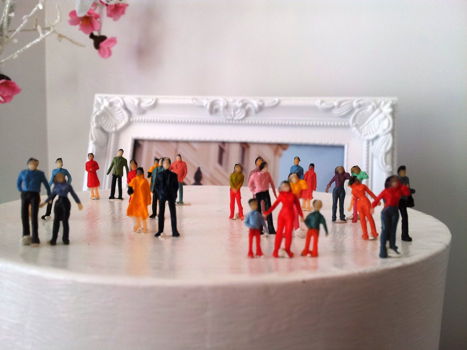 12 pieces mixte lots diorama little people figurines plastics               figurines miniatures