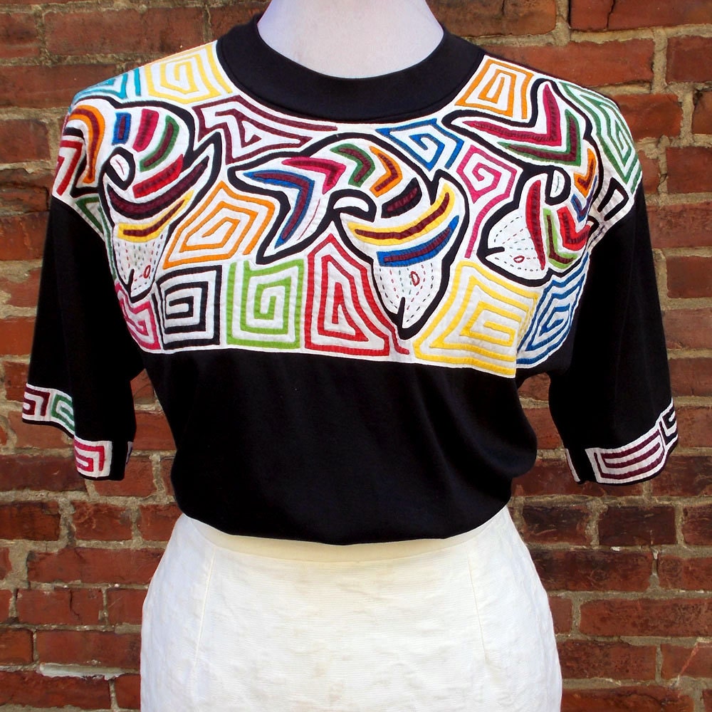 womens vintage 1980s hand stitched applique T-shirt, Ethnic Fish Design (Medium/ Large)