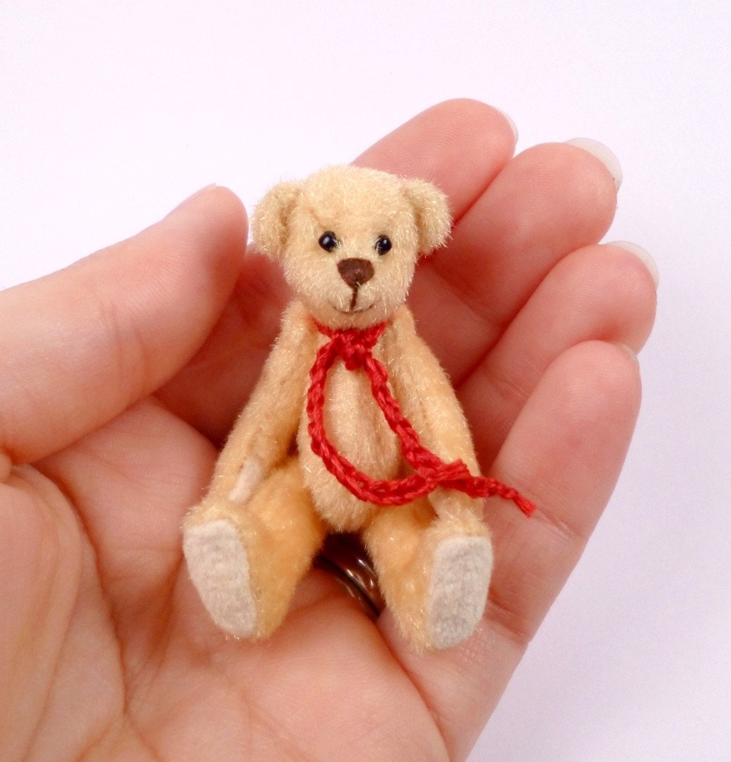 Miniature Artist Bear, Yellow, 6cm - 2 3/8 inches by VonneBears