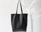 Large Genuine Leather Tote in Black with Black and White Lining, removable leather key strap, big leather shopper, big shoulder bag