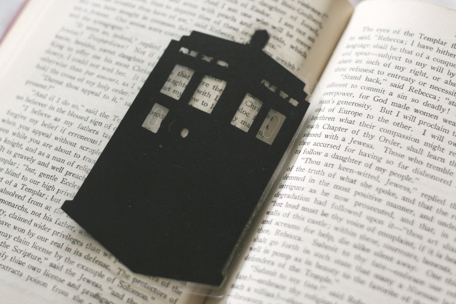 Doctor Who: The TARDIS Bookmark Hand-cut by GracefulDiligence