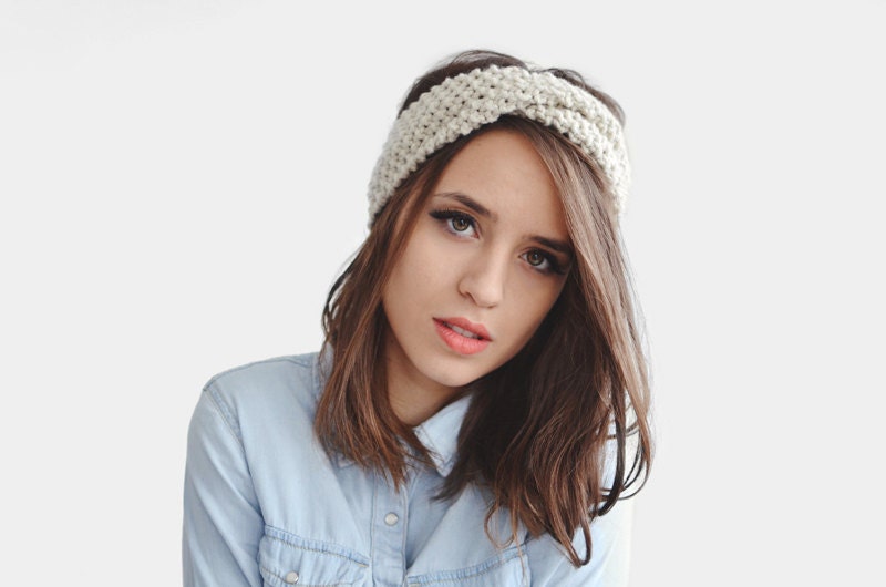 Ecru  headband, ear warmer / Hand knitted - Plexida