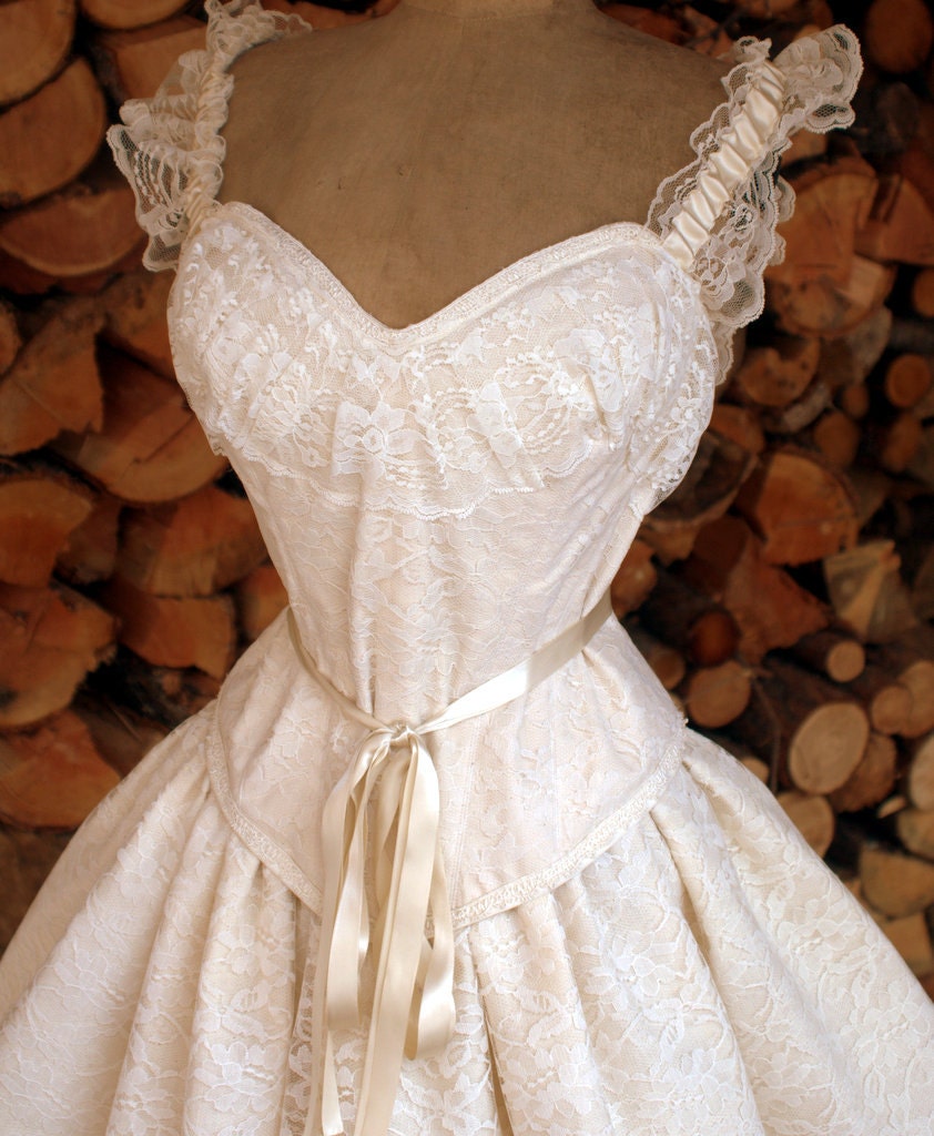 Items similar to Gone with the Wind- Rustic Wedding Dress-Boned- Short