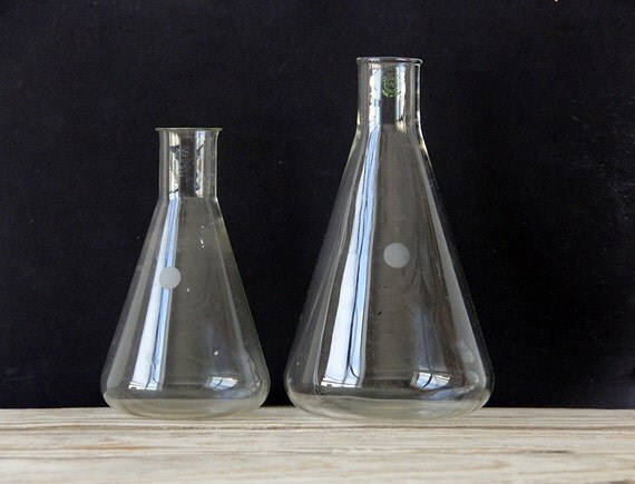 Vintage Chemistry Pyrex Beakers Set of 2 by OceanSwept on Etsy