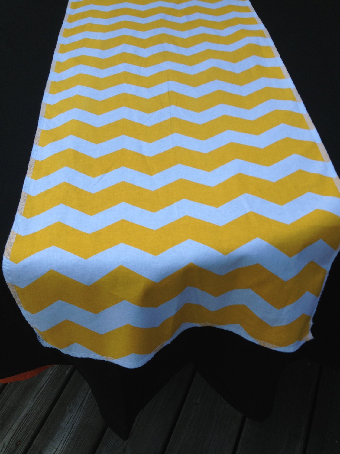 chevron RUNNER white runner  Yellow and table YELLOW yellow  Zigzag zig zag Table CHEVRON Runner