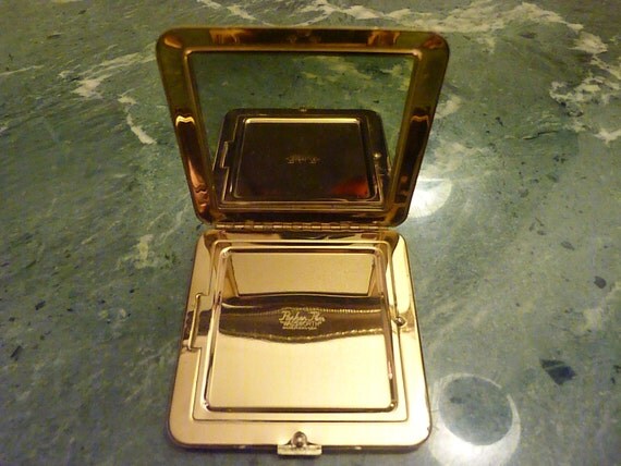 A vintage Wadsworth Parker Pen compact by Vintageandantiques12