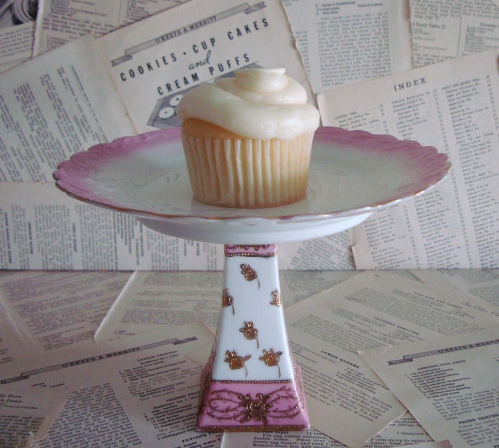 Valentine's   cupcake WHITE Cupcake Pretty white GOLD  PINK Stand, french Pedestal  Serving vintage stand