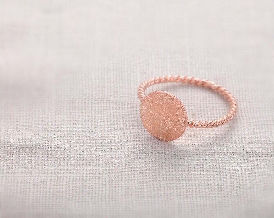 Hammered Ring With Twisted Ringband  - Rose Gold // R038-RG // Round rings,adjustable rings,stretch rings,antique ring,vintage style rings