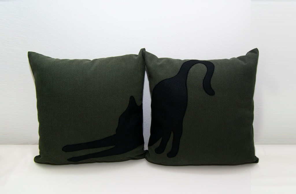 Stretching cat cushion covers -  dark green and black - decorative pillow - sofa pillow - cojÃ­n del sofÃ¡ - ItsTimeToDream