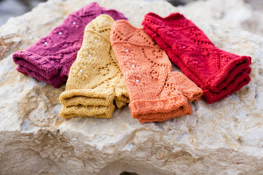 Knit fingerless gloves lace wool arm warmers / wrist by MaruWool :  fingerless gloves wool gloves knit gloves fingerless