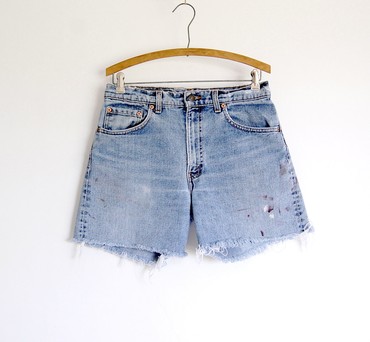 vintage 80s Levis 550s Cut Off Jean Shorts / Cut Offs / Denim Shorts / frayed jean shorts / destroyed paint spots / faded / boho hippie