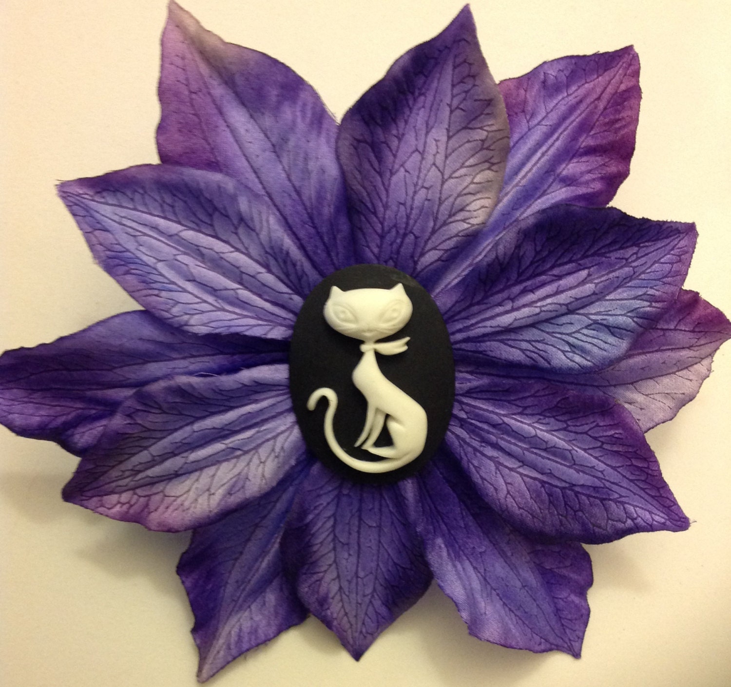 Retro Cat, Cat , Cat cameo, cat barrette, ready to ship, gifts for her, kitty, retro, cameo, cameo barrette, meow,goth