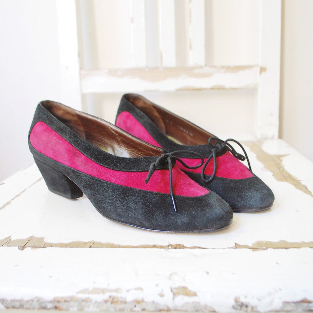 Items similar to SALE&hellip;80s BALLY shoes. black and pink