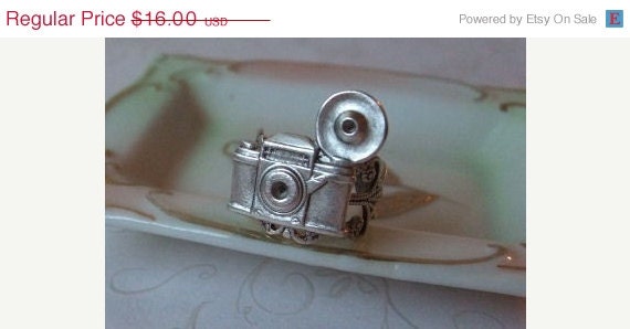 Camera Ring Silver / Travelers Flash Photography / Graduation Jewelry / Photographer Ring