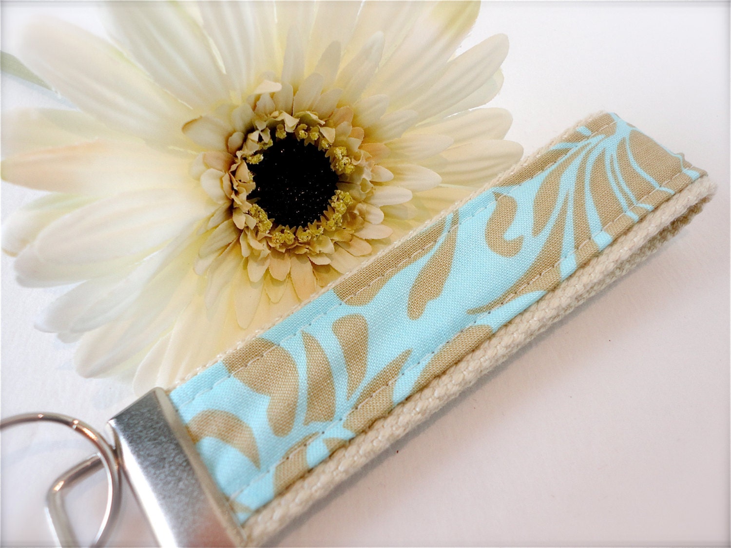 Beautiful Key Fob/Wristlet Amy Butler Daisy Chain Bouquet in Mist