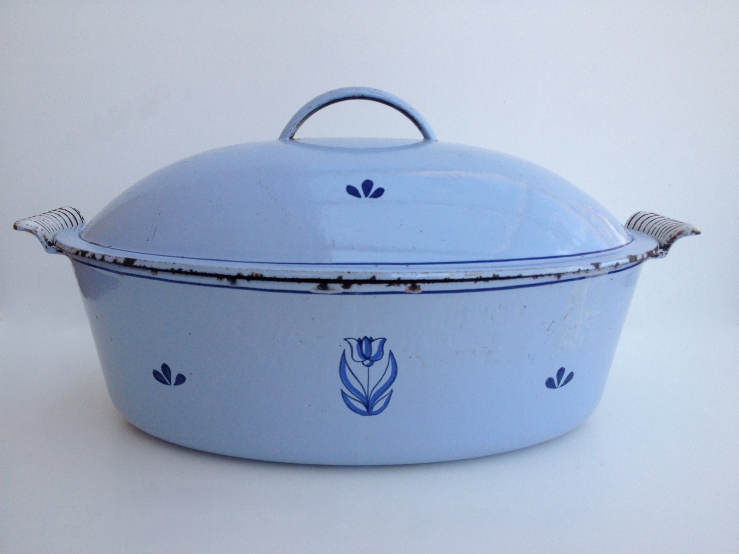 Vintage Enameled Cast Iron Pan / Casserole Made by Brimfieldfinds