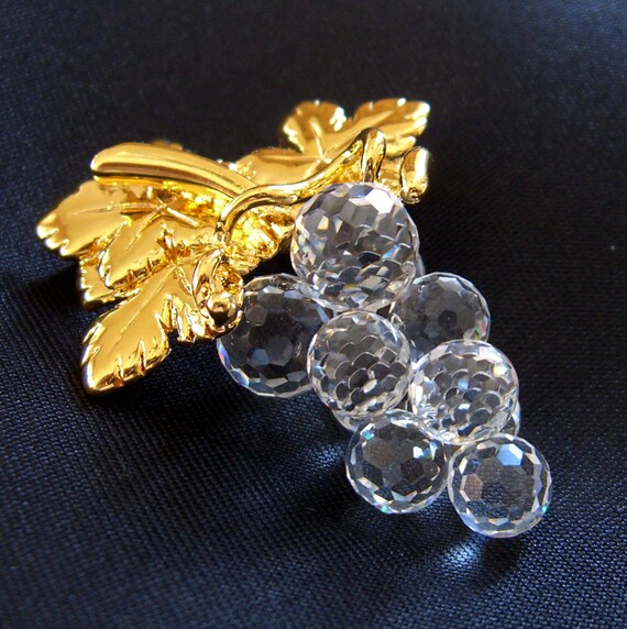 Vintage Retired Swarovski Brooch Pin Crystal by BuyVintageJewelry