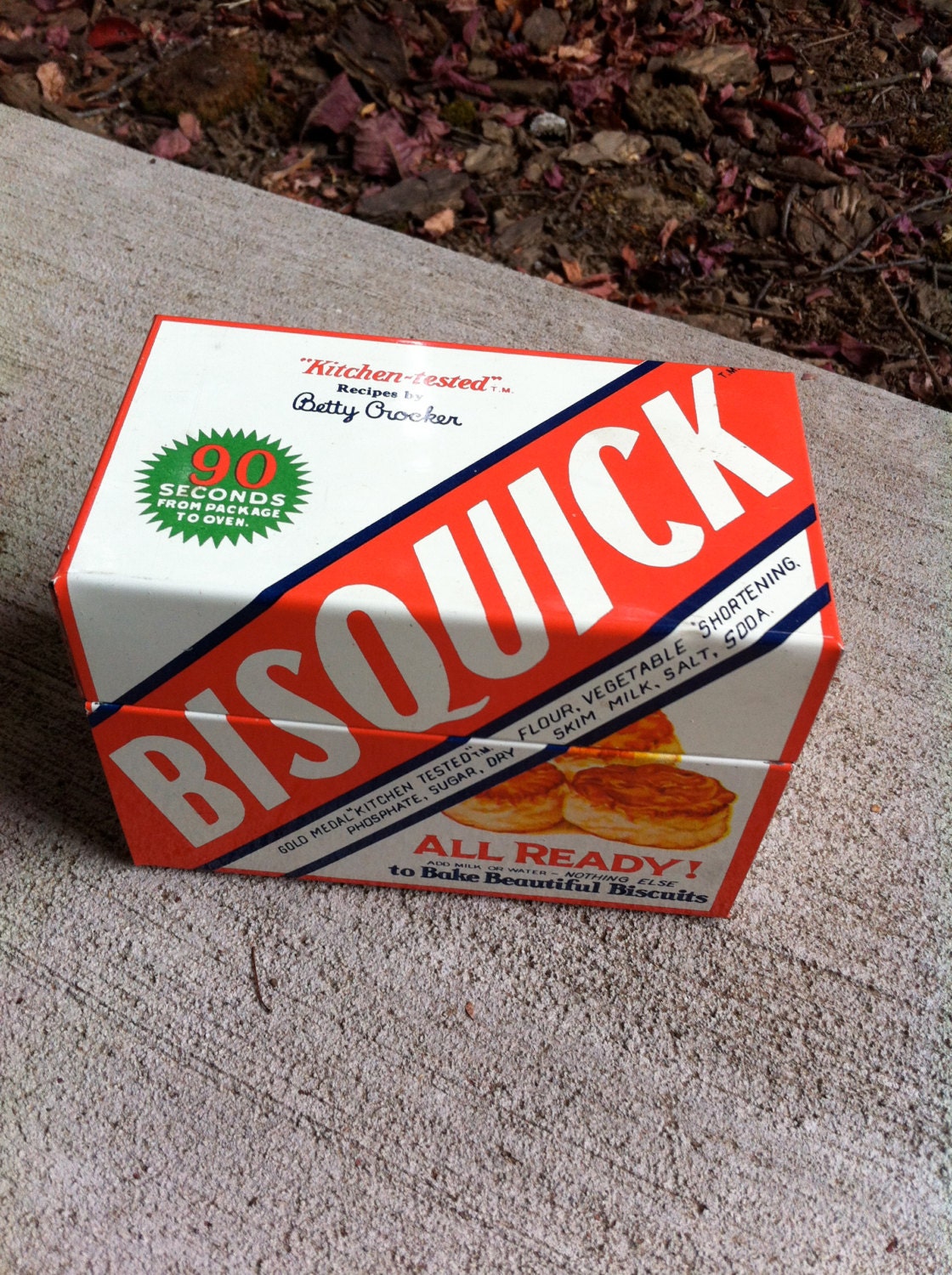 Vintage Bisquick Recipe Box Tin with Original Recipes by jreyesha