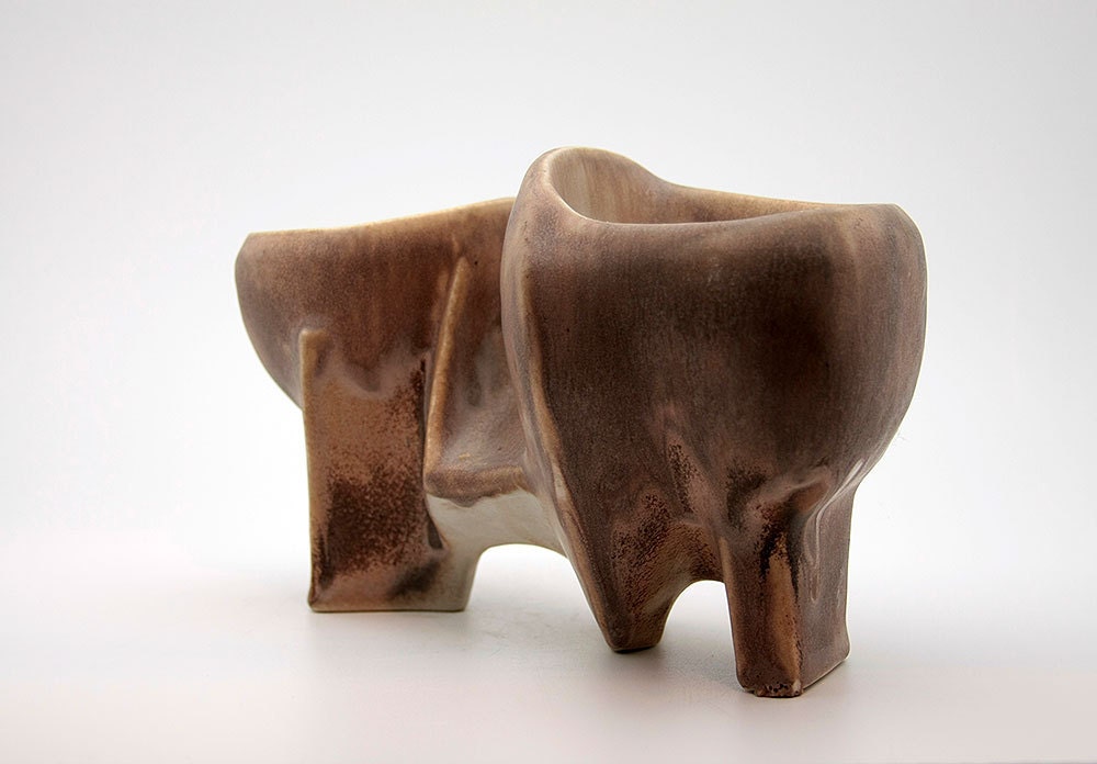 Rare brown double footed bowl designed by Matt Camps for Loré (Beesel, the Netherlands)