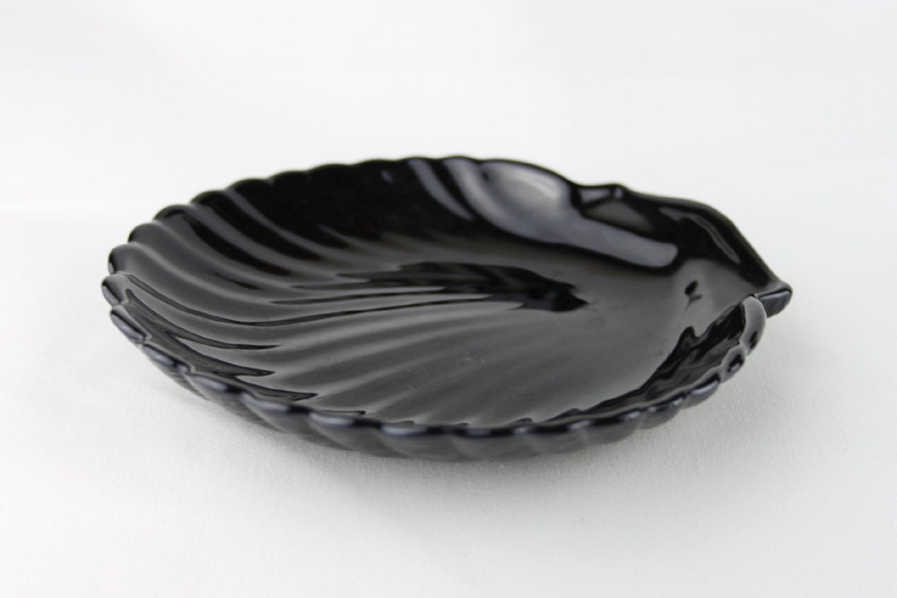 Vintage Black Glass Clam Shell Dish - FoundInTheGround