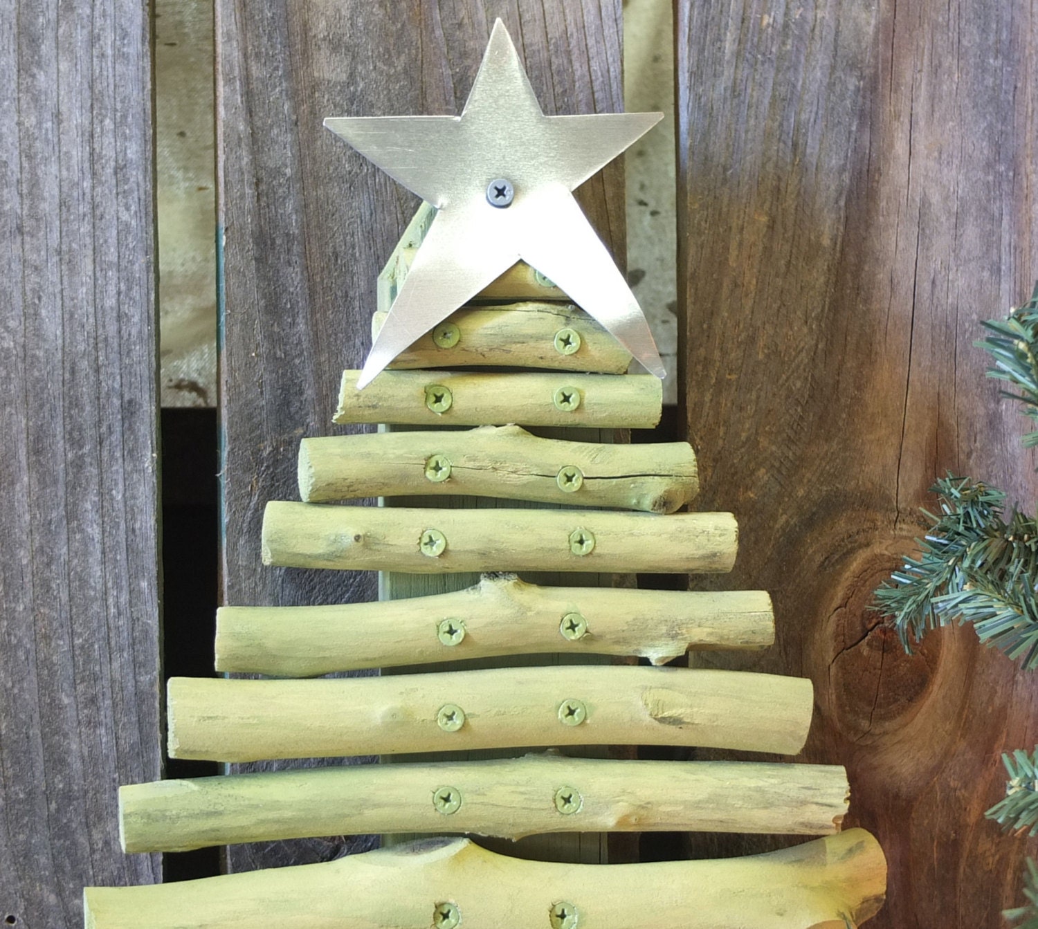 Rustic Barn Wood Christmas Tree Handmade from Reclaimed Wood -  coutnry rustic Christmas decoration for home, barn, or gardening shed - SouvenirFarm