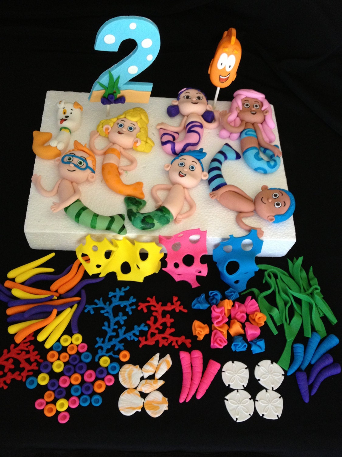 Items similar to Complete Bubble Guppies Cake Topper Kit ...
