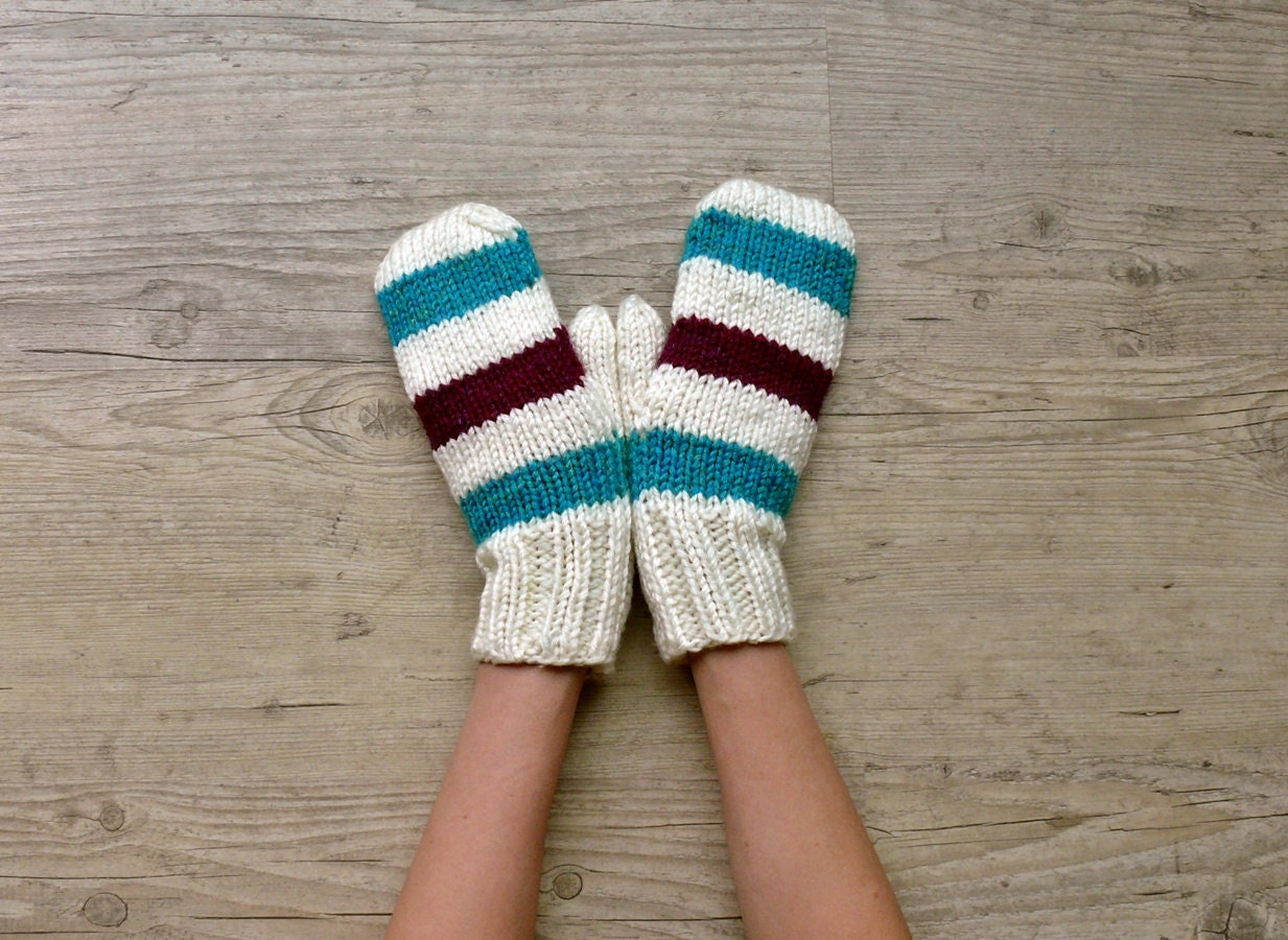 Winter striped knit gloves - PauliszkaKnits