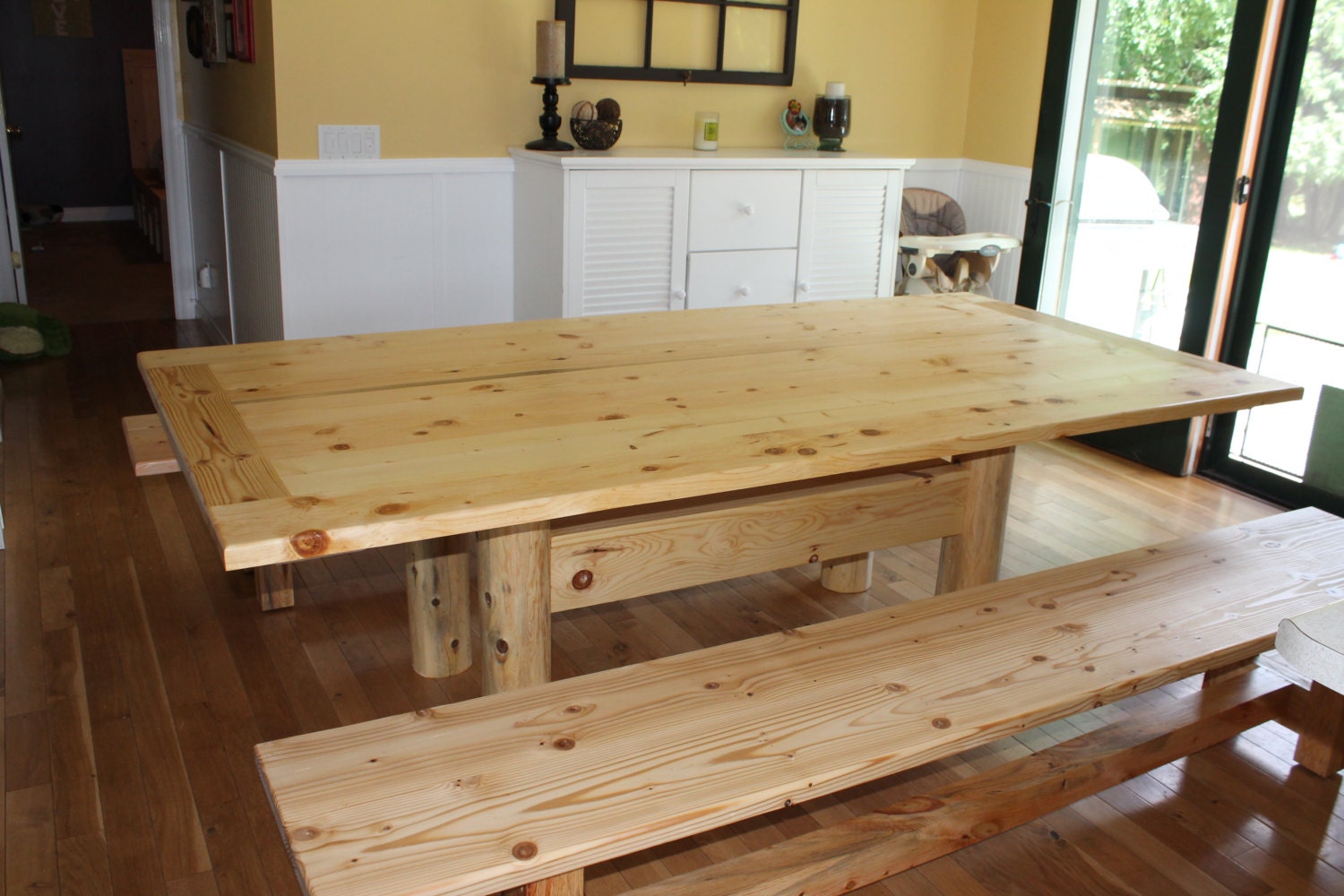 knotty pine dining room tables