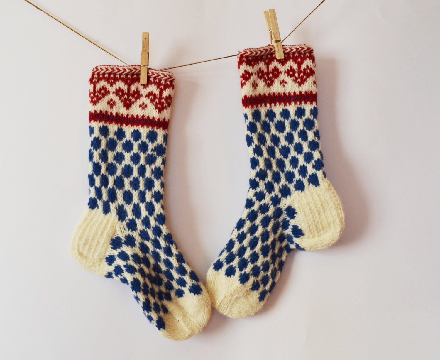 Handknit long wool women socks blue dots knit hearts red to buy europe sokker warm - WoolSpace