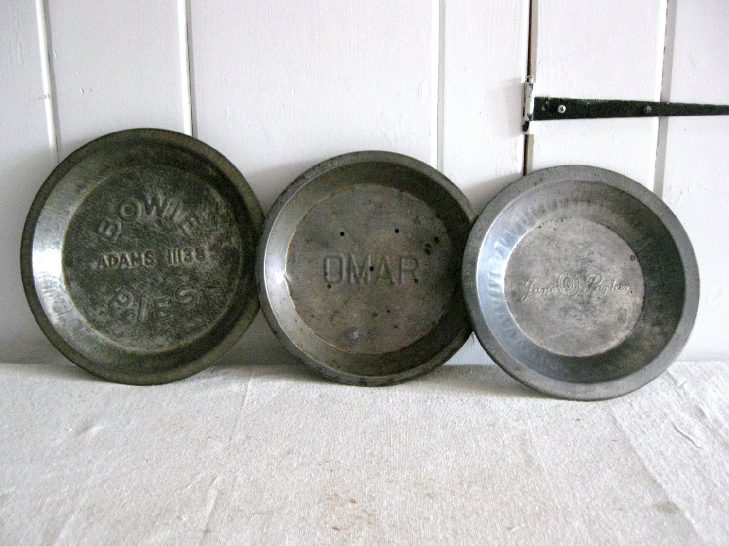 Vintage Pie Plates Antique Pie Tins Instant by RiverHouseDesigns