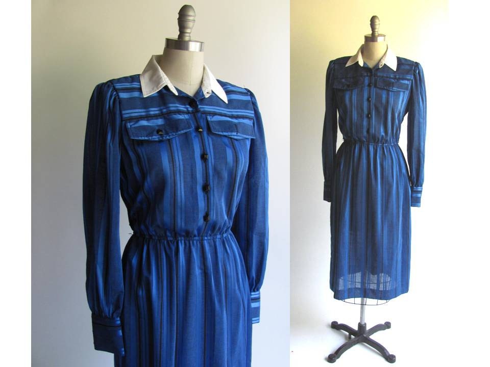 SALE. School Girl Style Vintage 70s Shirt Dress /  Retro Style Blue Dress with White Collar / Navy Blue Fabric / Medium  size 10 - pintuckstyle