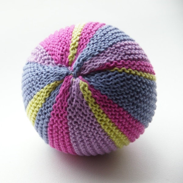 Knitted baby soft toy ball with bell. Handmade. by BlumeAndJensen