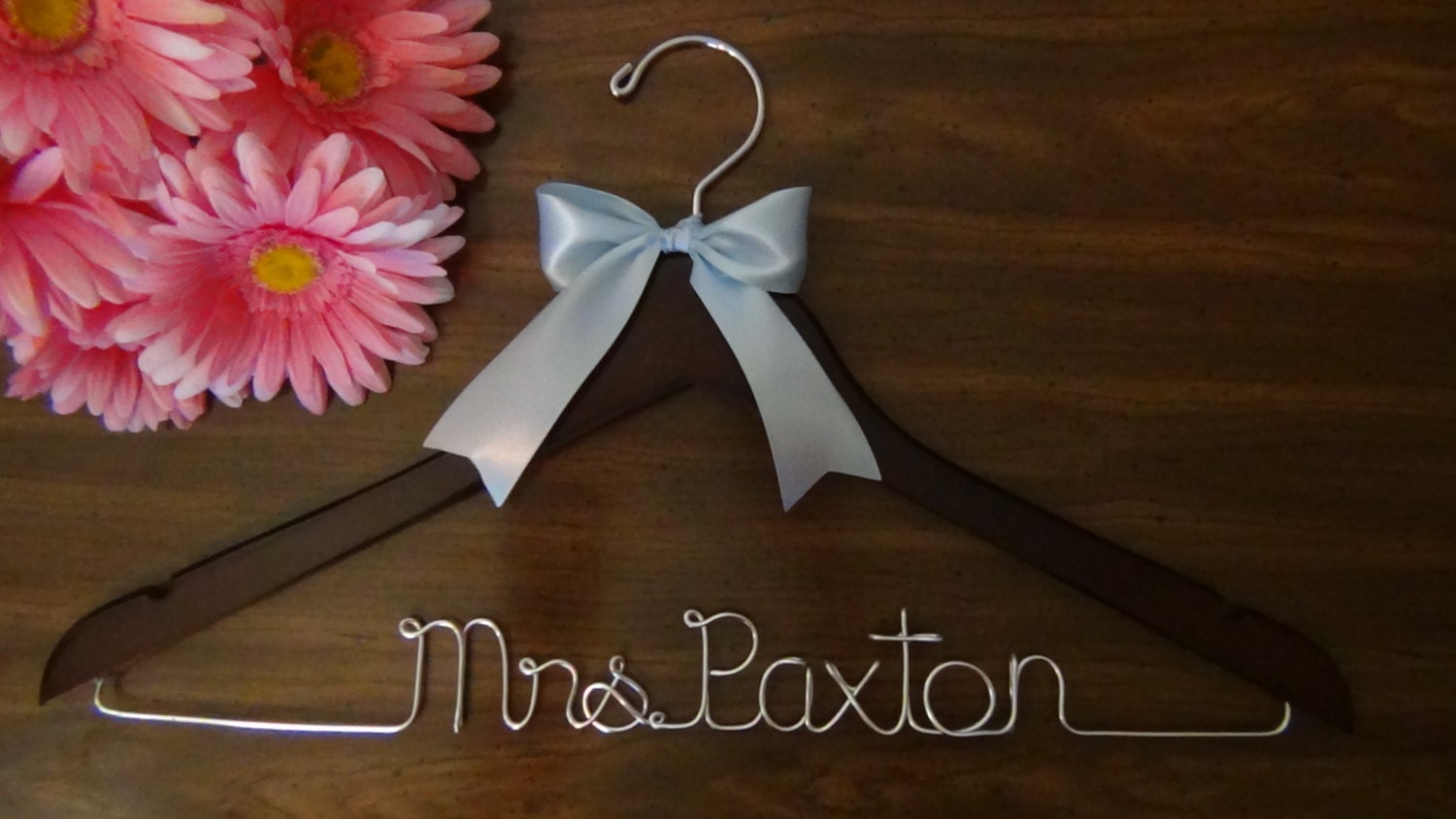 Personalized Keepsake Bridal Hanger, Custom Made Wedding Hangers with Names, Bridal Shower Gift idea,Wedding Photo Props