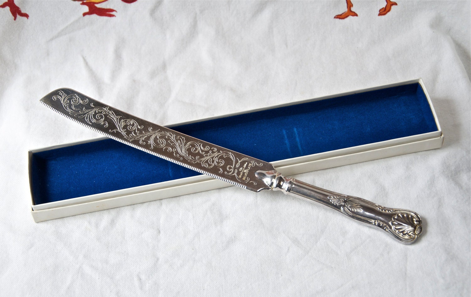 Sheffield silver plate cake knife...made in by 180degreesvintage