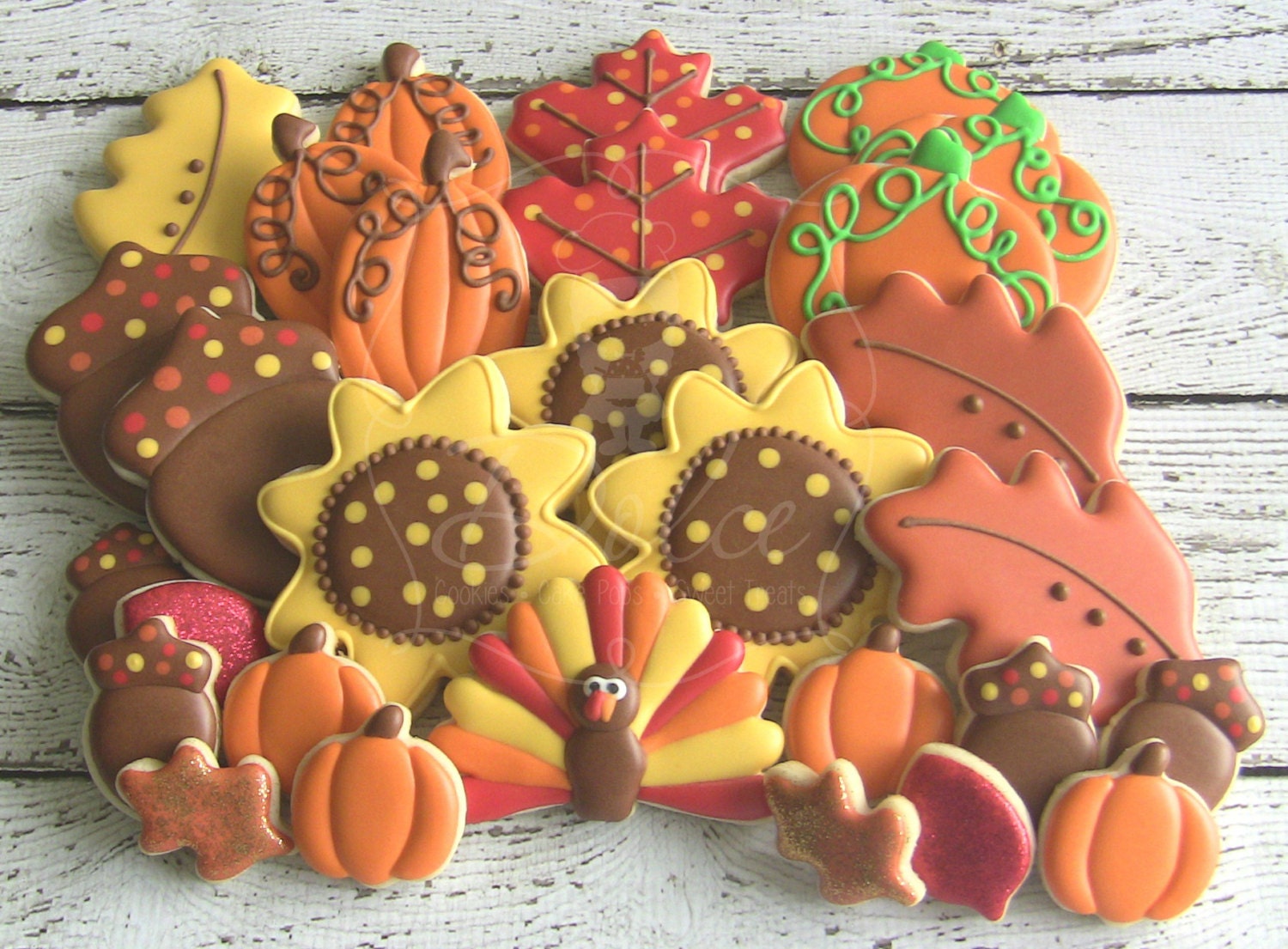 Thanksgiving / Fabulous Fall Decorated Sugar Cookies - DolceDesserts