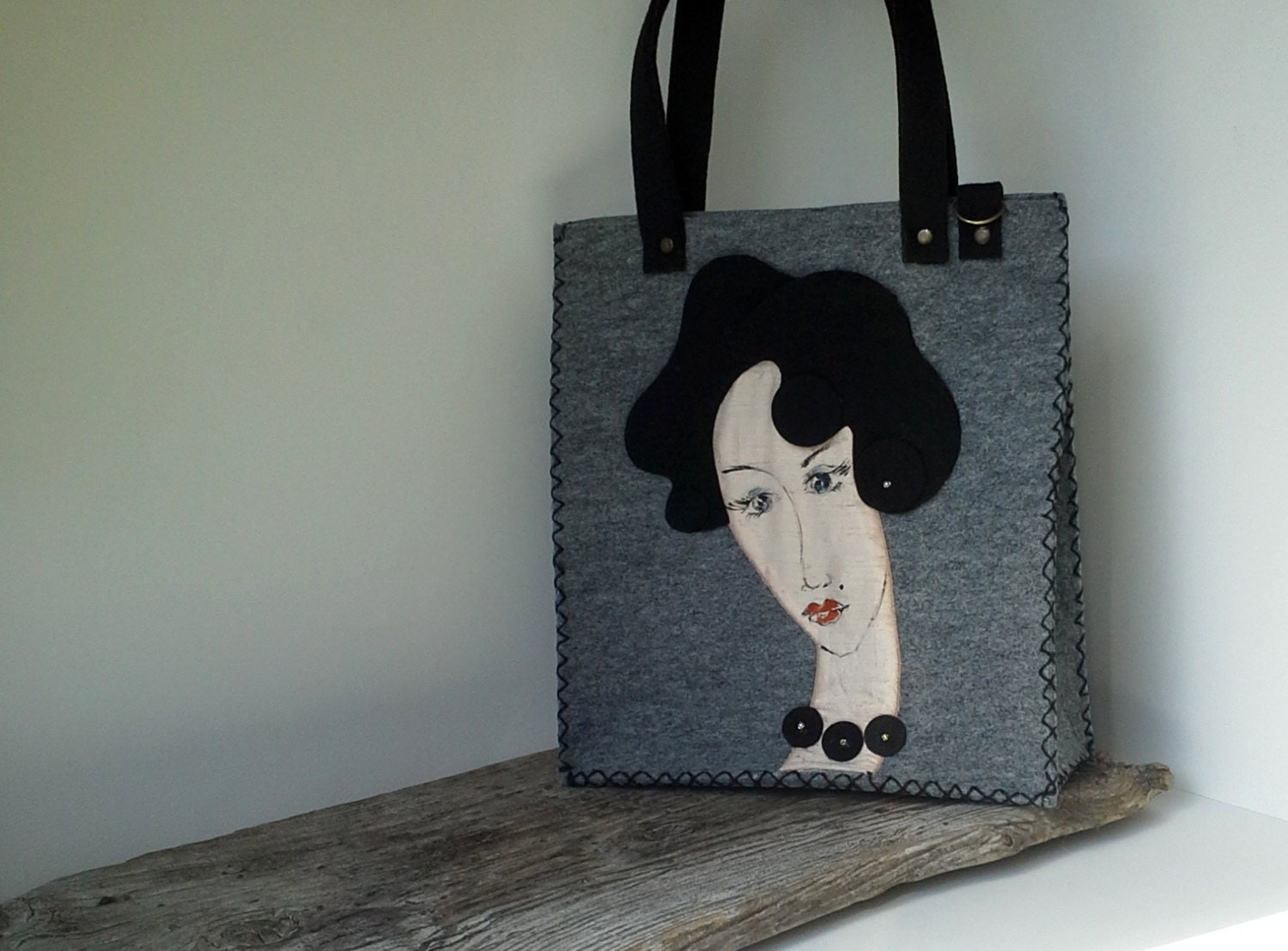 Felt bag, gray bag, woman's portrait, women bag, uncommon bag, handmade bag, bag with Lady, painted bag - agnieszkamalik