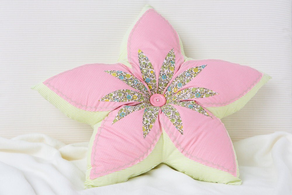 flower shaped pillow