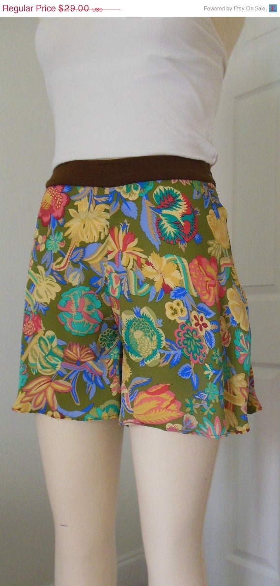 ON SALE Summer silk culottes, floral print shorts, green short culottes, resort beach miniskirt, travel shorts, womens clothing, women skort - Zoia