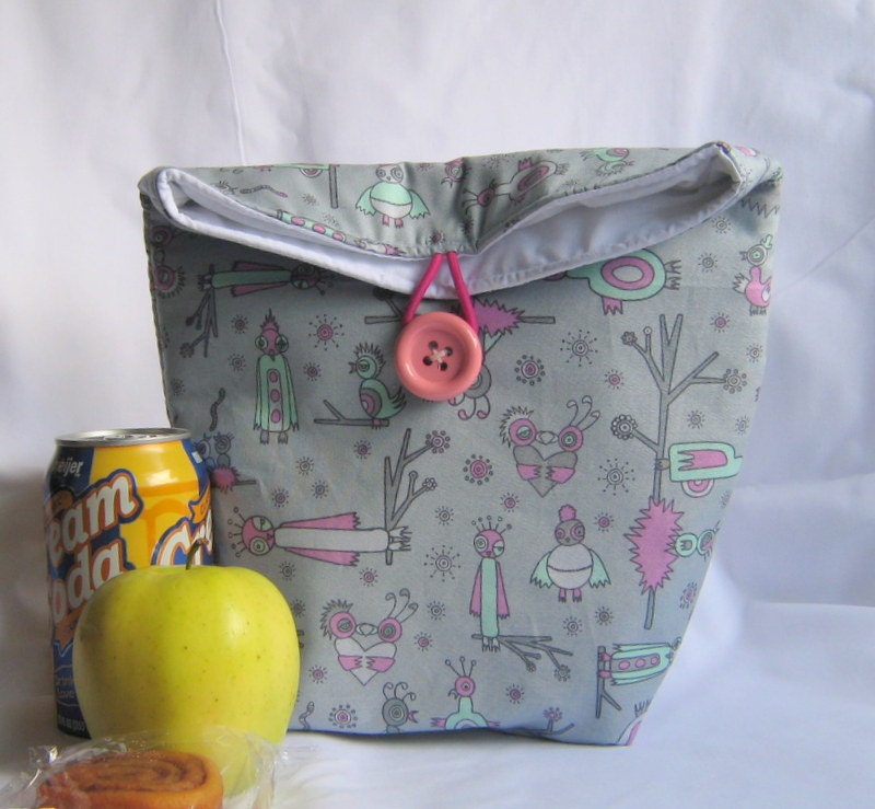 insulated lunch bag with drink holder