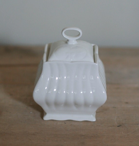 vintage white ceramic sugar bowl by peppertree by suesuegonzalas