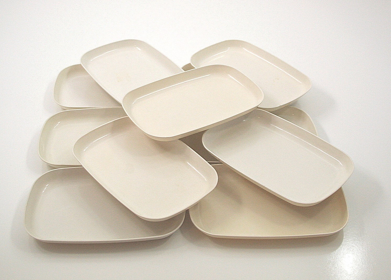Anchor Hocking Hi Heat Plastic Snack Trays by daphnebleu on Etsy