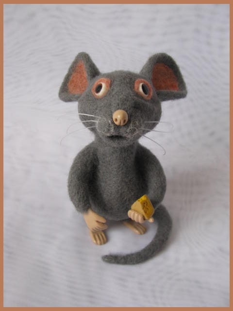 OOAK needle felted artist collectible figurine 4.8" (12.2cm) handmade Mouse - AKazin