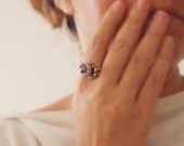 Black Pearl Ring - 925 in Silver - Modern Art Jewelry - Adjustable - Hands Collection- Ready to Ship - serpilguneysu