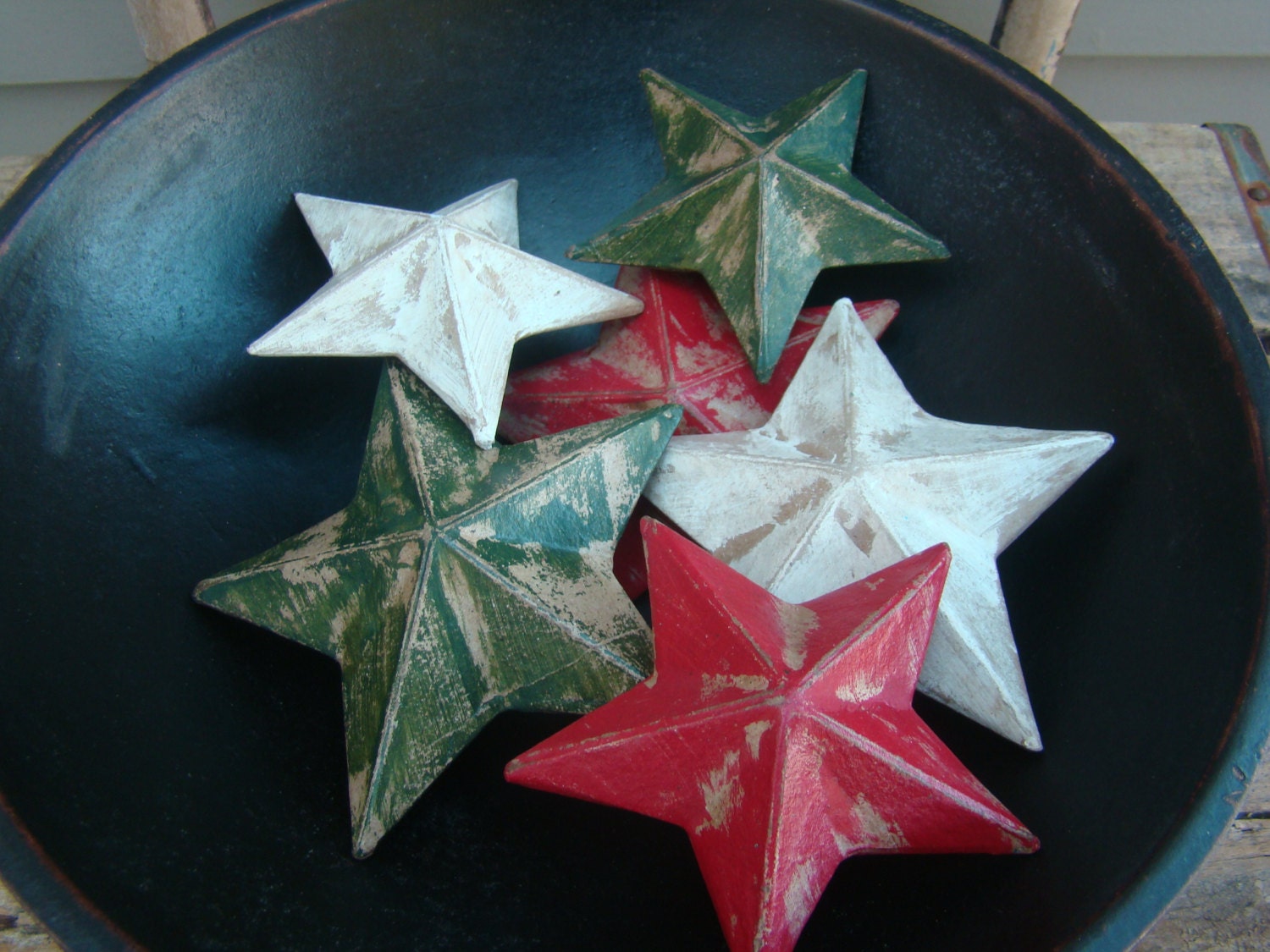 Primitive Christmas Holiday Paper Mache Stars Red, White & Green - TheBrokenHouse