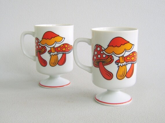 mushroom Coffee Mushroom uncommonvintage Vintage Footed Cups cups  Retro Mugs by vintage
