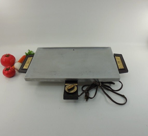 1950s Presto Automatic Electric Griddle Table by oldetymestore