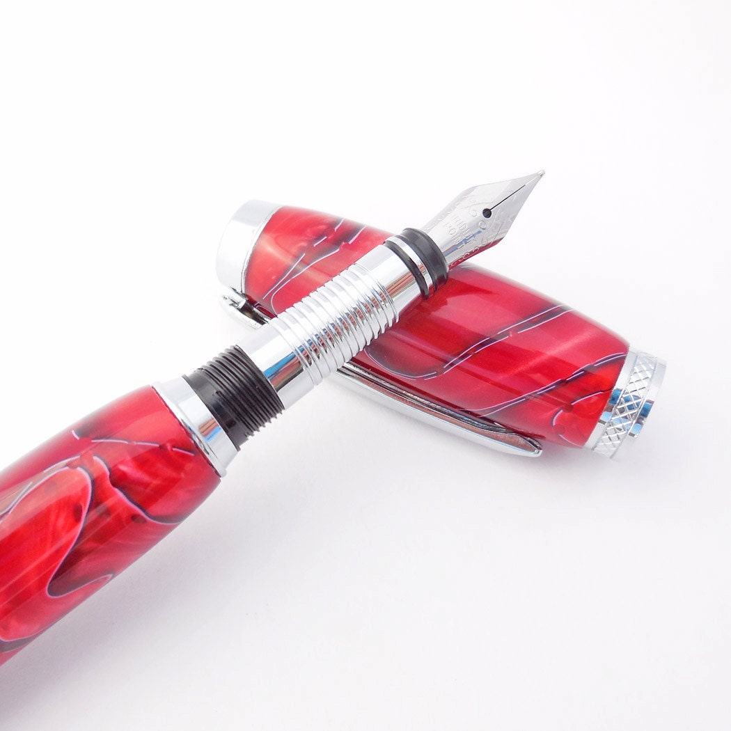 Fountain Pen in Cherry Red Acrylic - GECKOWOODWORKING