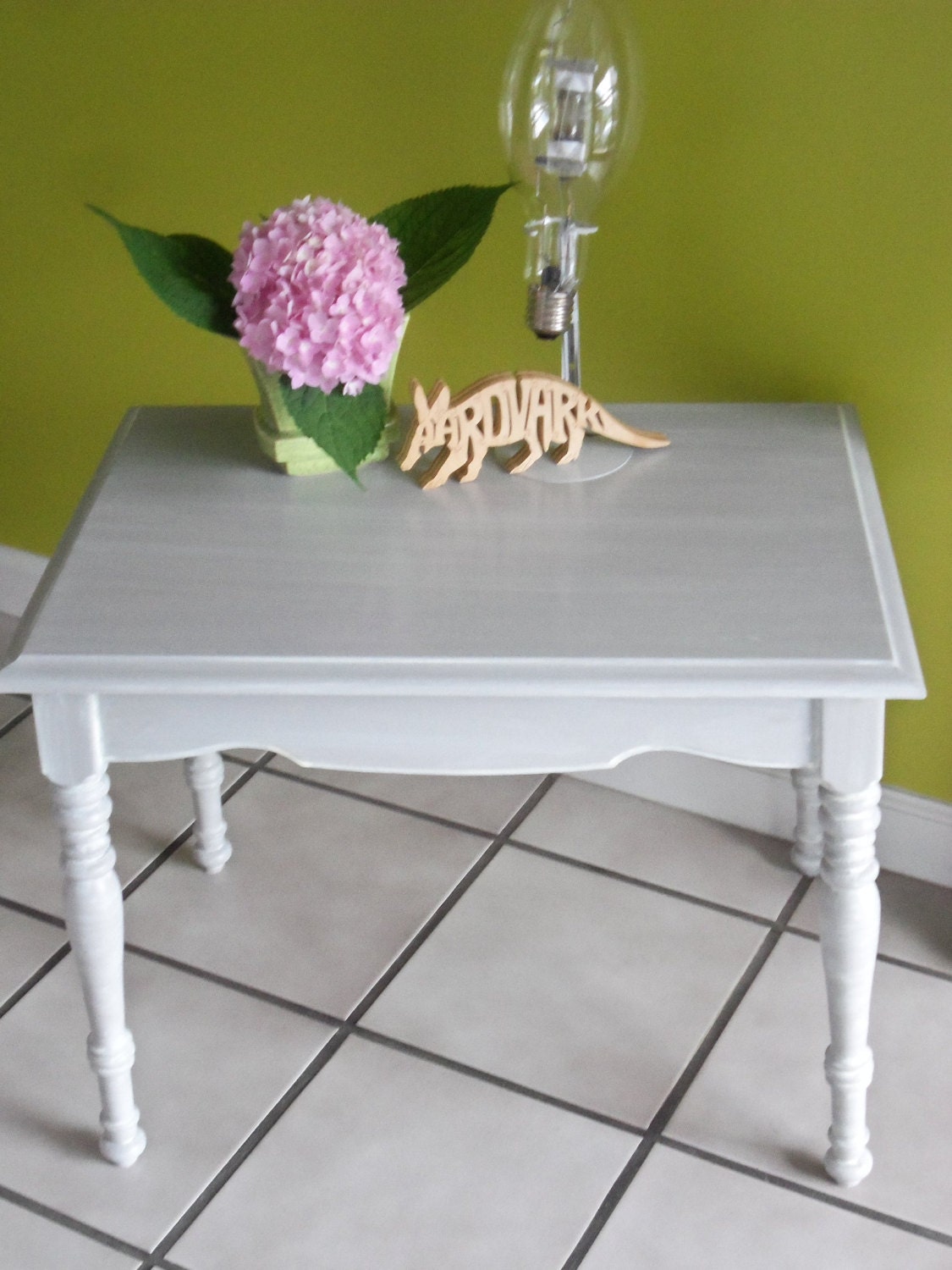 Pair Painted Federal Style Maple End Tables/Side Tables, Dove Gray with Ivory Glaze